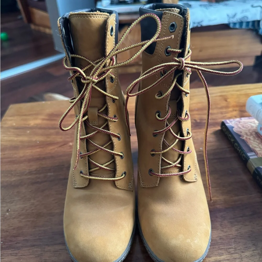 Timberland Tan Lace Up Boots with Chunky Heel - Picture 4 of 7